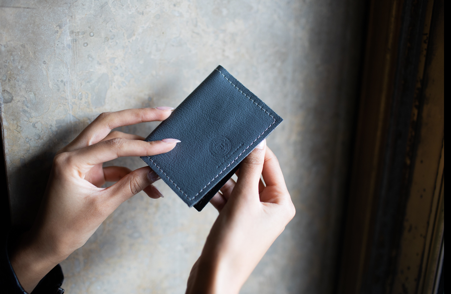 Minimalist Unisex Leather Wallet