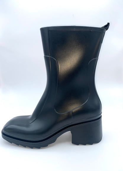 Maxima Black Boot